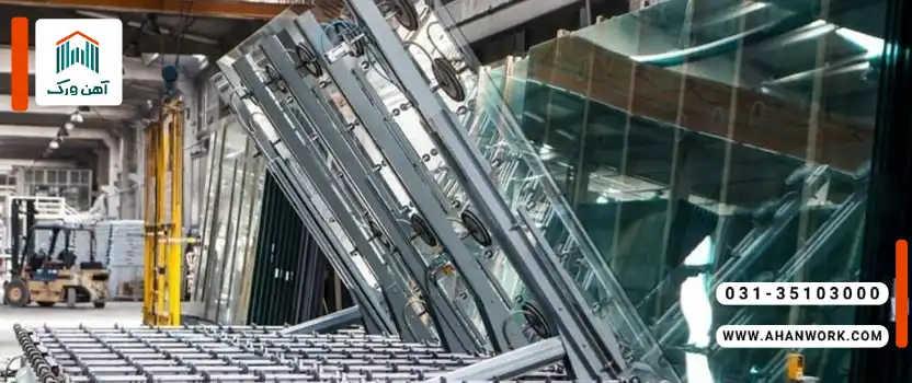 هنگام انتخاب سیستم های شیشه ای بزرگ، مهندسان سازه معمولاً در کنار تحلیل عملکرد انرژی، تغییرات قیمت میلگرد را نیز برای مدیریت بودجه پروژه در نظر می گیرند.